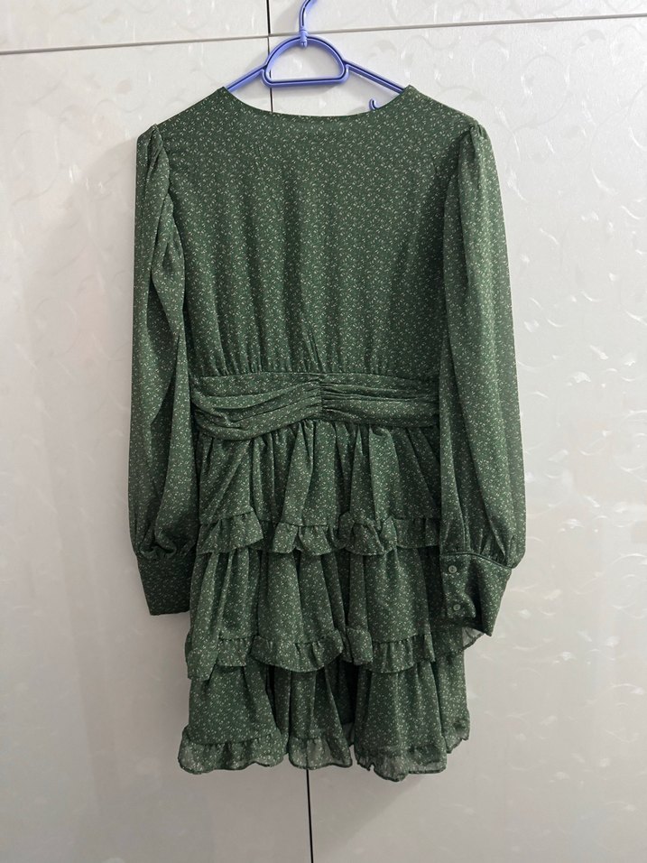 Uzun Kollu V Yaka Fırfırlı Yeşil Elbise - Görsel 4