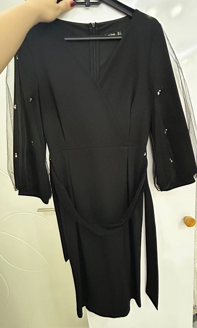 Kısa Siyah  V Yaka Kadın Elbise - Görsel 3