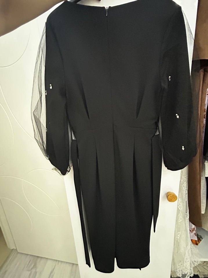 Kısa Siyah  V Yaka Kadın Elbise - Görsel 2