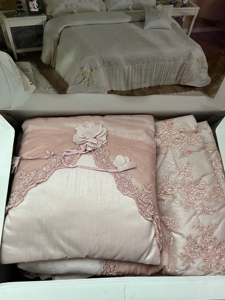 Pembe Nakışlı Dekoratif Yastık - Görsel 4