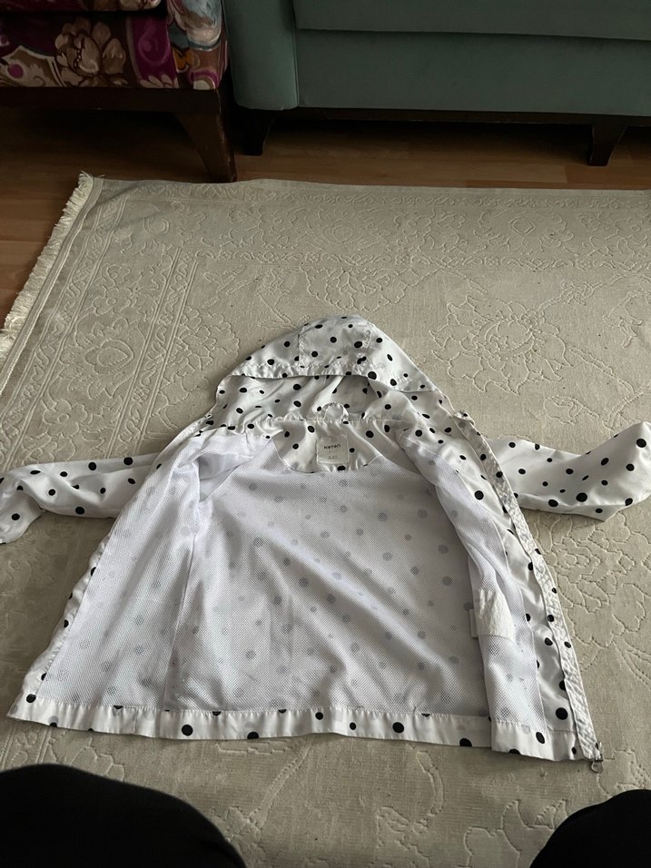 Kapüşonlu Puantiyeli Kız Çocuk Yağmurluk - Görsel 3