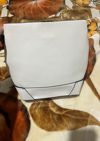 Tokalı Beyaz Deri Kadın Çanta - Görsel 3