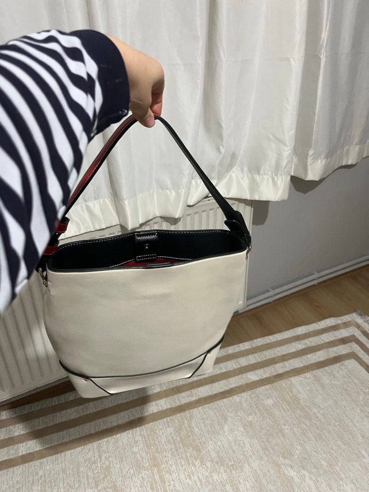 Tokalı Beyaz Deri Kadın Çanta - Görsel 2