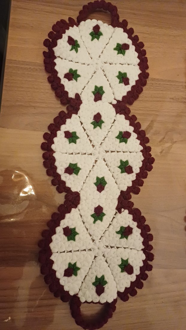 Bordo ve yeşil detaylı el yapımı dantel örtü - Görsel 3