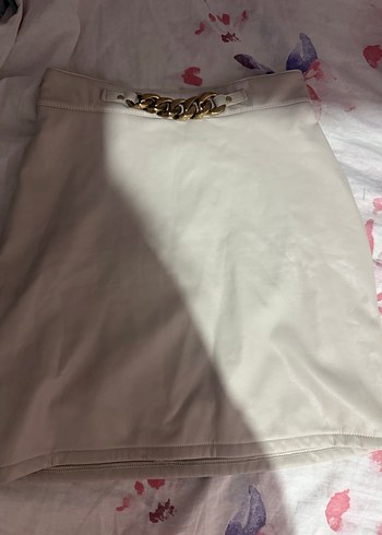 Zincir Detaylı Bej Midi Mini Etek - Görsel 2