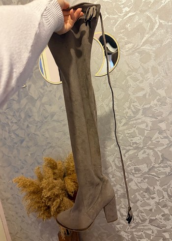 Bej Süet Tokalı Dizüstü Topuklu Kadın Çizme - Görsel 2