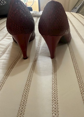 Bordo Yılan Desenli Deri Stiletto Topuklu - Görsel 4