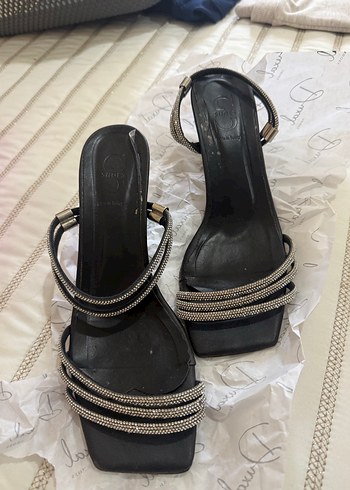 Parlak Siyah Yılan Desenli Stiletto Kadın Ayakkabı - Görsel 3