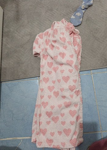 Kız Çocuk Kalp Desenli Pembe Bornoz - Görsel 5