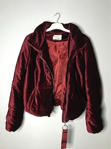 Bordo kadife kısa şişme mont