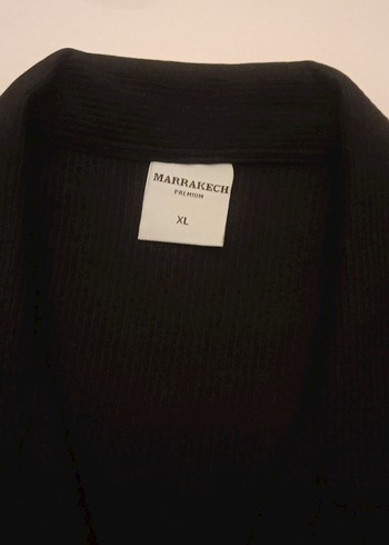 Siyah Düğmeli Kısa Kollu Kadın Gömlek - Görsel 3