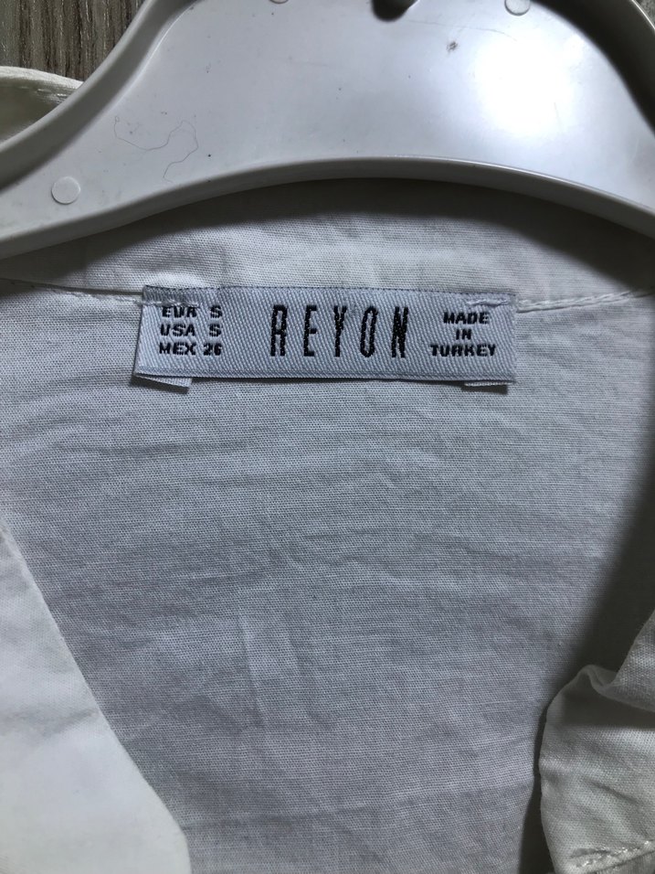 Düğmeli Beyaz Uzun Kollu Gömlek - Görsel 3