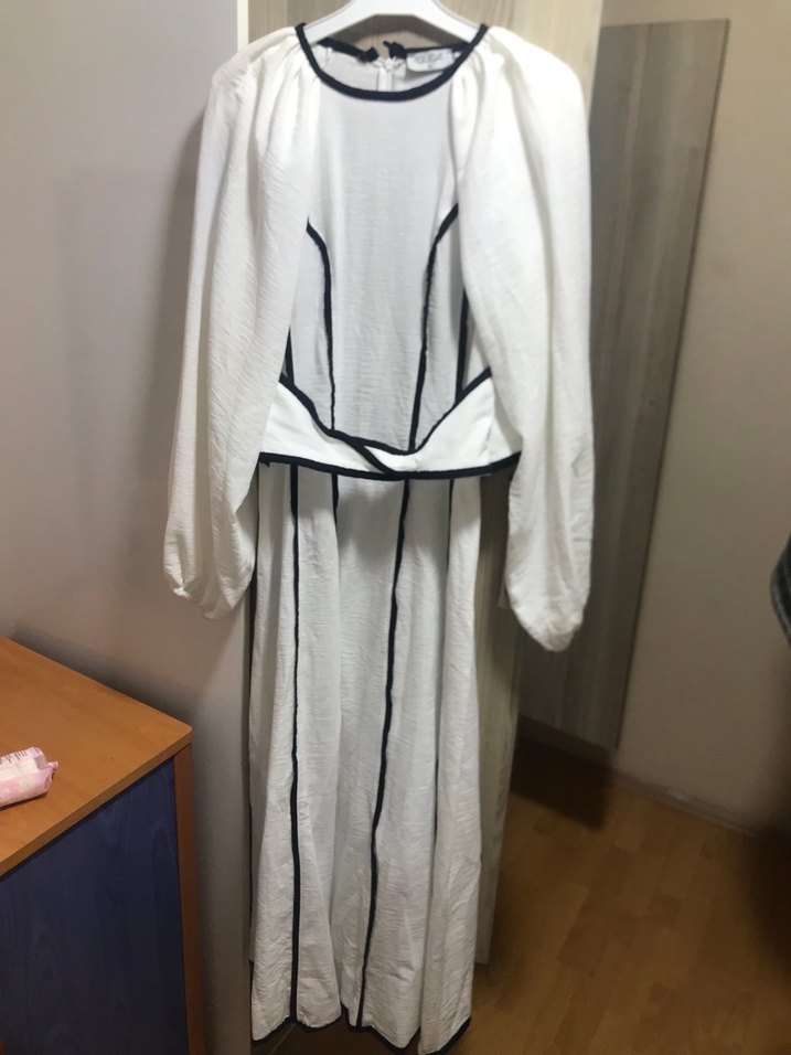 Beyaz Uzun Kemerli Kadın Elbise - Görsel 2