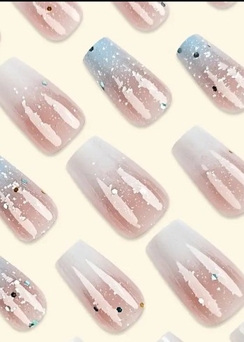 Beyaz Parlak Tırnak Süslemeleri - Görsel 2