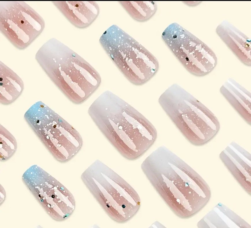 Beyaz Parlak Tırnak Süslemeleri - Görsel 2