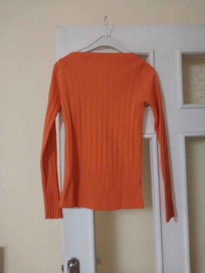 Turuncu V Yakalı Uzun Kollu Triko Kazak - Görsel 2