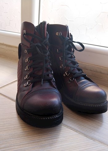 Bordo Deri Tokalı Yüksek Topuklu Gotik Kadın Bot - Görsel 5