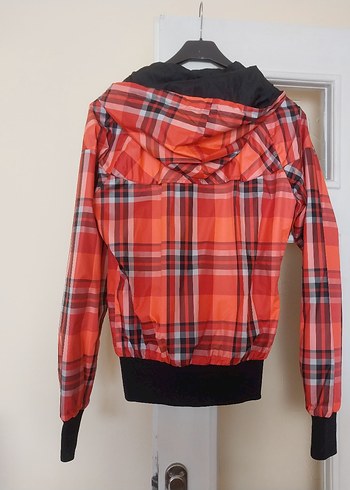 Nıke Kırmızı Kareli Kapüşonlu Fermuarlı Kadın Ceket - Görsel 2