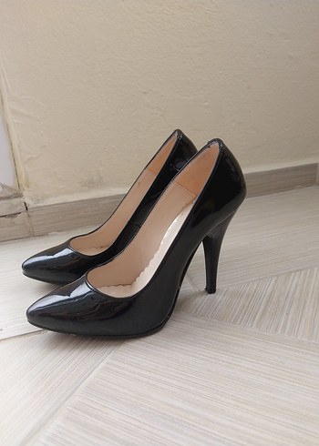 Siyah Rugan Stiletto Topuklu Kadın Ayakkabı - Görsel 2