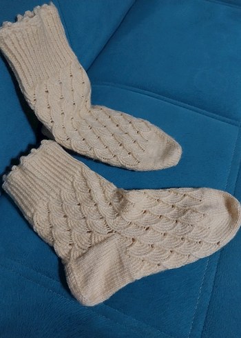Beyaz kadın el örgüsü yün düz renk patik çorap - Görsel 2