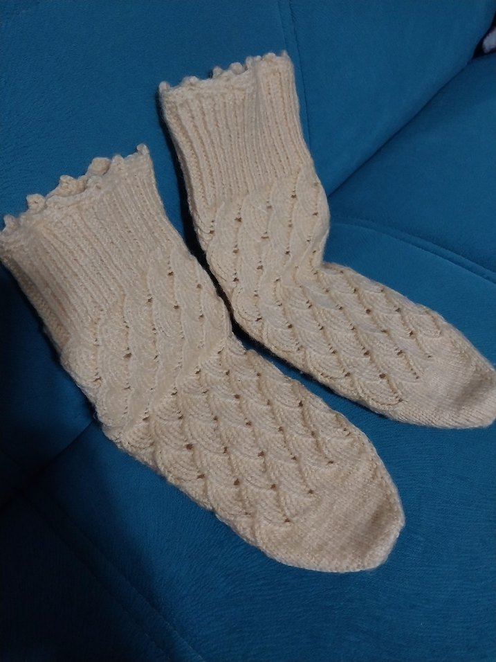 Beyaz kadın el örgüsü yün düz renk patik çorap - Görsel 3