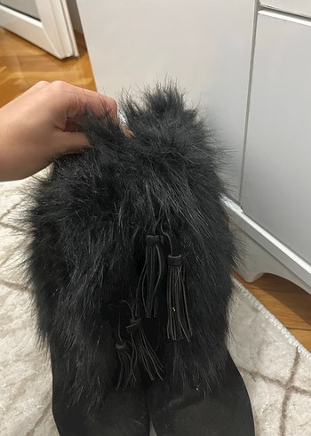 Siyah Süet Tüylü Dolgu Topuklu Bot - Görsel 3