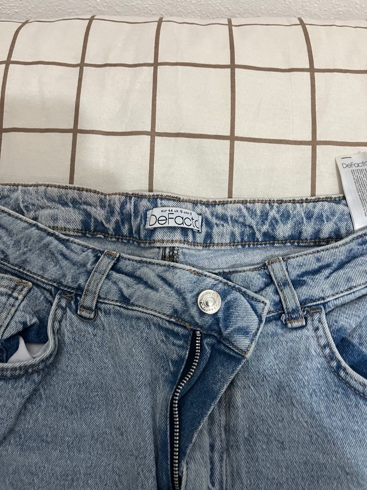 Geniş Kesim Yırtık Detaylı Mavi Kadın Kot Pantolon - Görsel 2