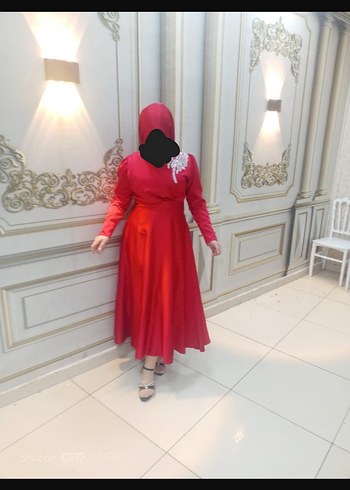Uzun Kollu Kırmızı Saten Tesettür Abiye Elbise - Görsel 2