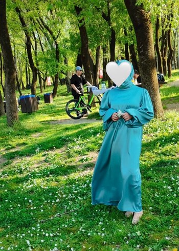 Uzun Turkuaz Drapeli Tesettür Mezuniyet Elbisesi - Görsel 3