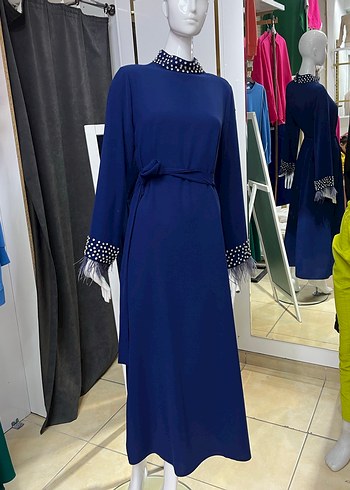 Nakış Detaylı Lacivert Uzun Elbise - Görsel 2