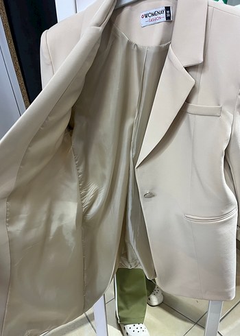 Bej Kısa Kesim Düğmeli Kadın Blazer Ceket - Görsel 3