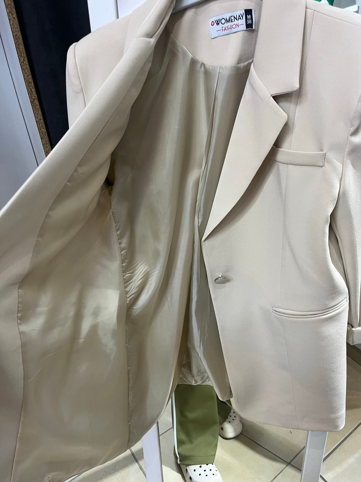 Bej Kısa Kesim Düğmeli Kadın Blazer Ceket - Görsel 3