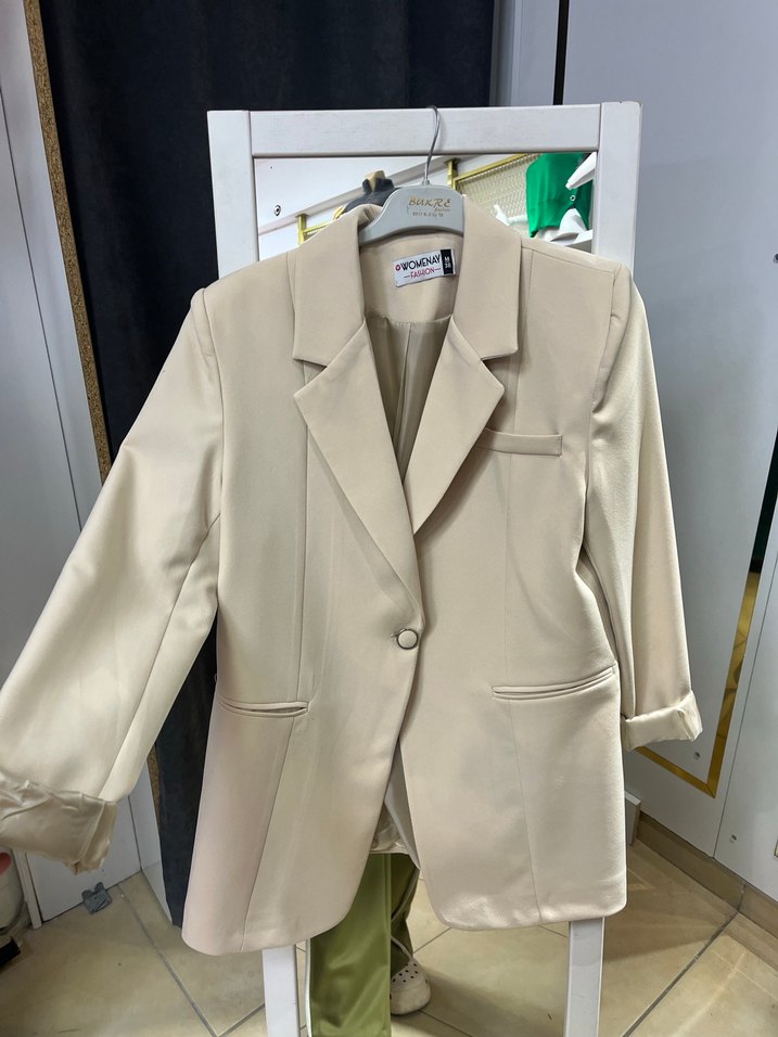 Bej Kısa Kesim Düğmeli Kadın Blazer Ceket - Görsel 2