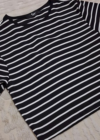 Kısa Kollu Crop - Görsel 3