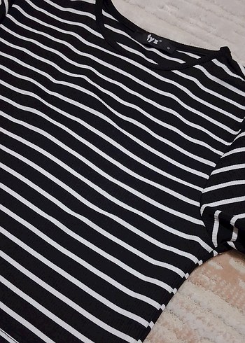 Kısa Kollu Crop - Görsel 2