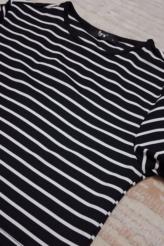 Kısa Kollu Crop - Görsel 2