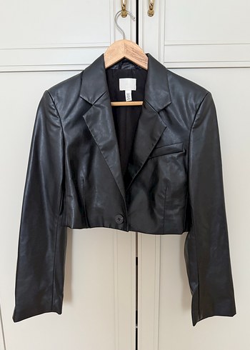 H&M sıfır gibi kadın deri ceket - Görsel 4