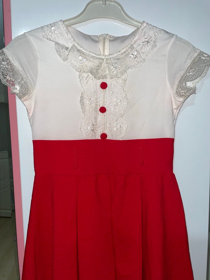 Kız Çocuk Kırmızı Düğmeli Klasik Elbise - Görsel 2