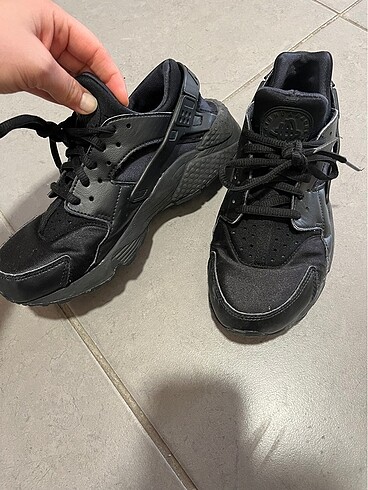 38,5 Beden siyah Renk Nike huarache ayakkabi