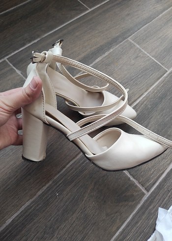 Bej Stiletto Topuklu Kadın Ayakkabı - Görsel 4