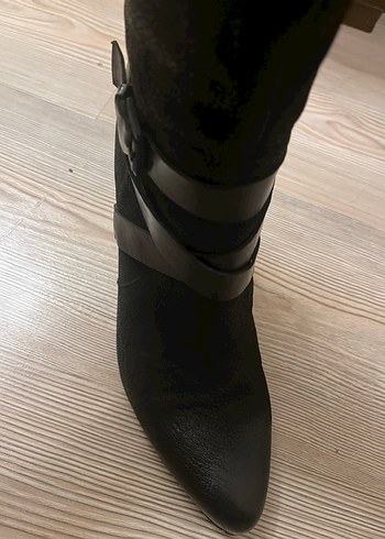 Siyah Süet Topuklu Bot - Görsel 2