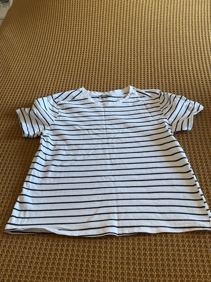 Kadın Beyaz Çizgili Kısa Kollu Tişört - Görsel 2