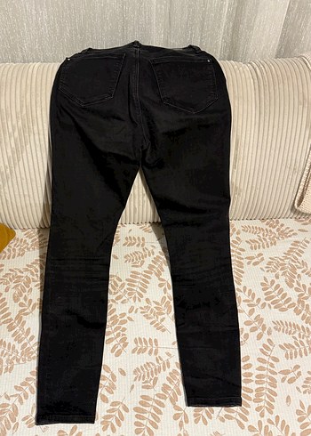 Siyah Kemerli Dar Kesim Kadın Jean - Görsel 3