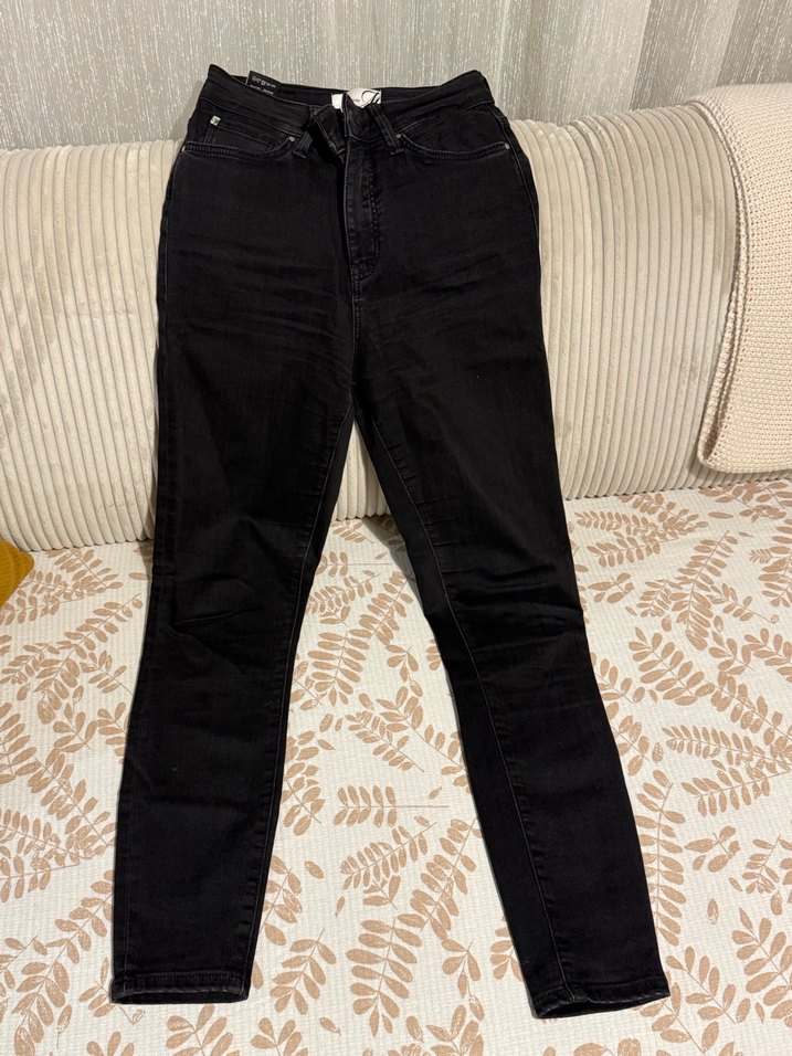 Siyah Kemerli Dar Kesim Kadın Jean - Görsel 2