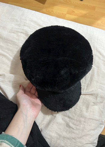 Siyah Peluş Kürklü Kadın LC Waikiki Şapka - Görsel 2