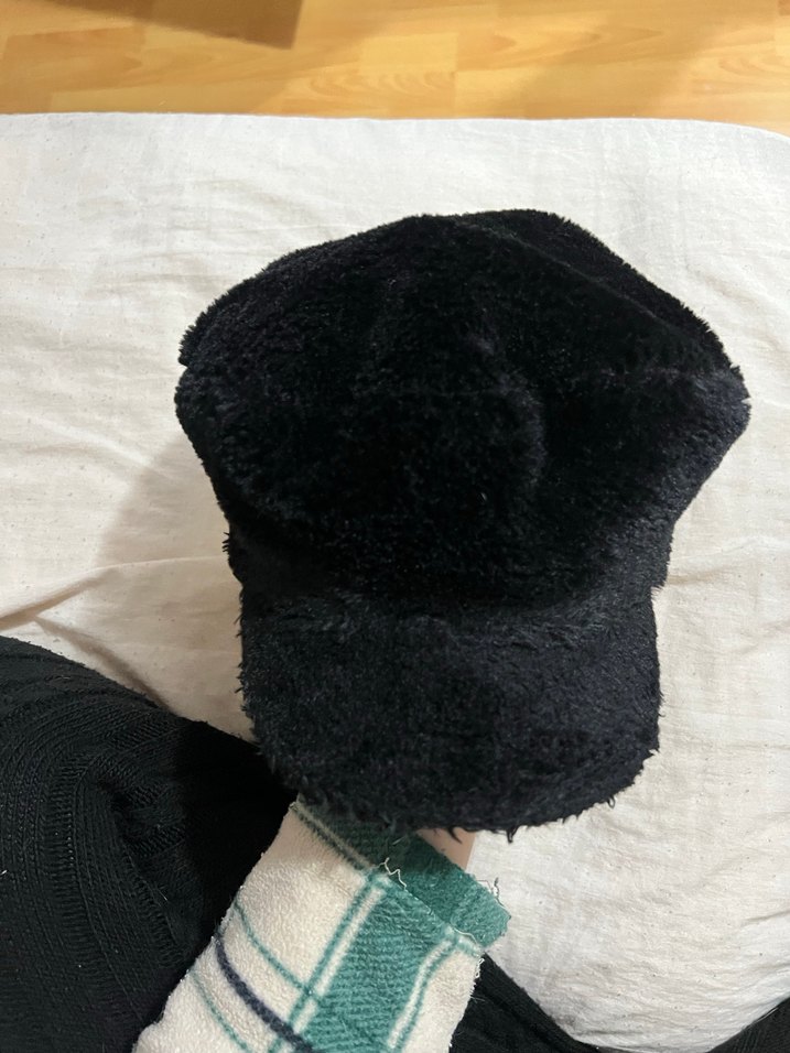 Siyah Peluş Kürklü Kadın LC Waikiki Şapka - Görsel 4