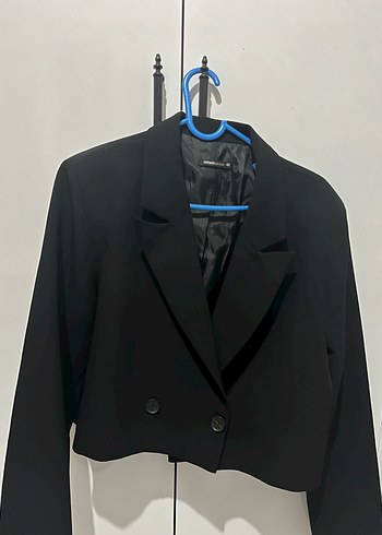 Defacto Sikligin Simgesi Siyah Kisa Blazer Ceket