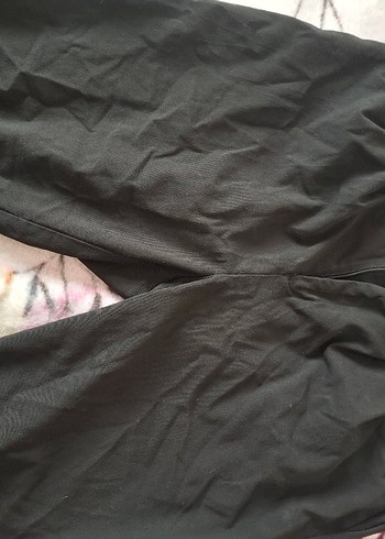 Siyah Piliseli Kadın Kumaş Pantolon - Görsel 3