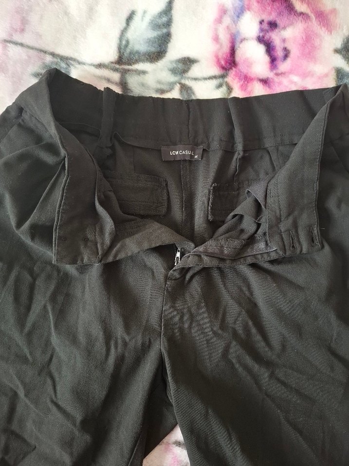 Siyah Piliseli Kadın Kumaş Pantolon - Görsel 4