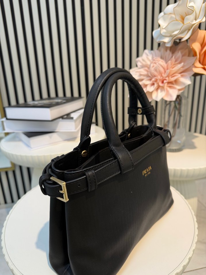 Prada Siyah Deri Kadın Çanta - Görsel 2